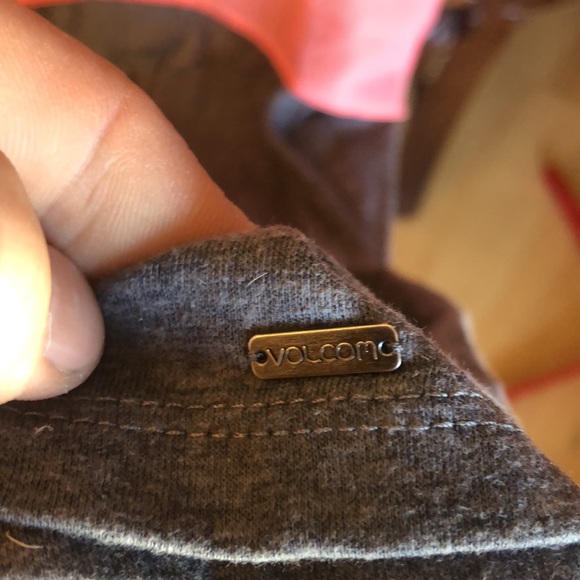 Volcom dress with attached Hi low shirt - Picture 4 of 7